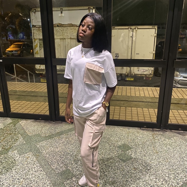 0D04A8AD-B0D4-4BE4-8210-FB3509D20191 &mdash; Zangeres ”wo go sutu satan”